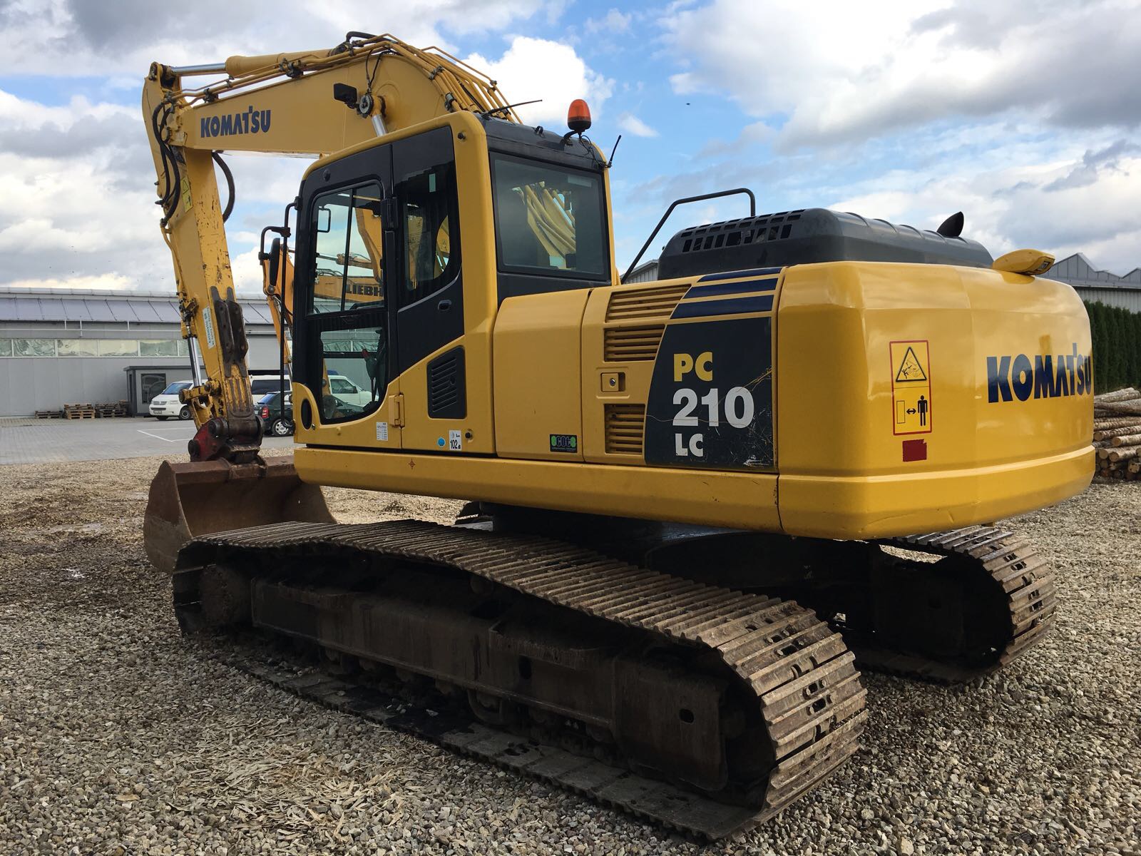 Komatsu PC210LC-8 | Omnia Machinery