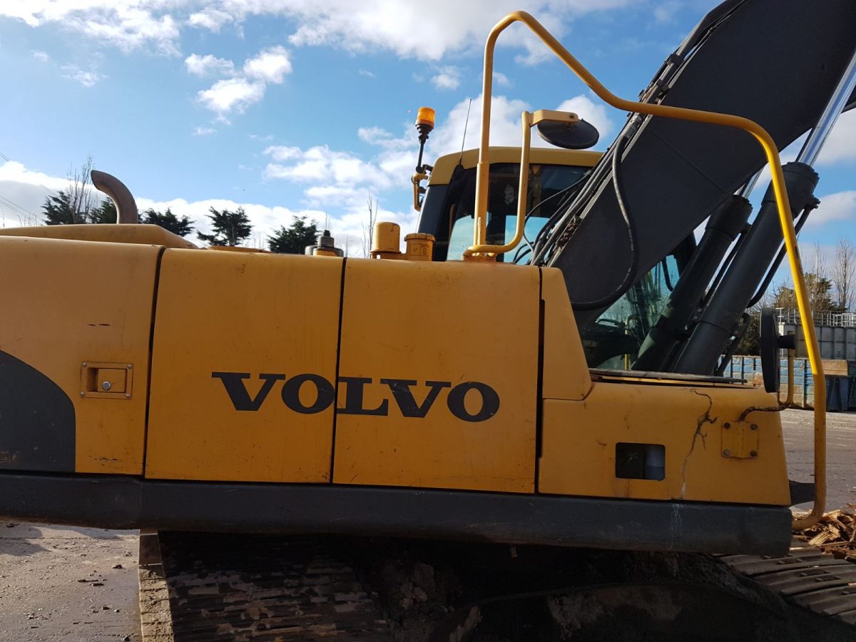 Экскаватор volvo ec210