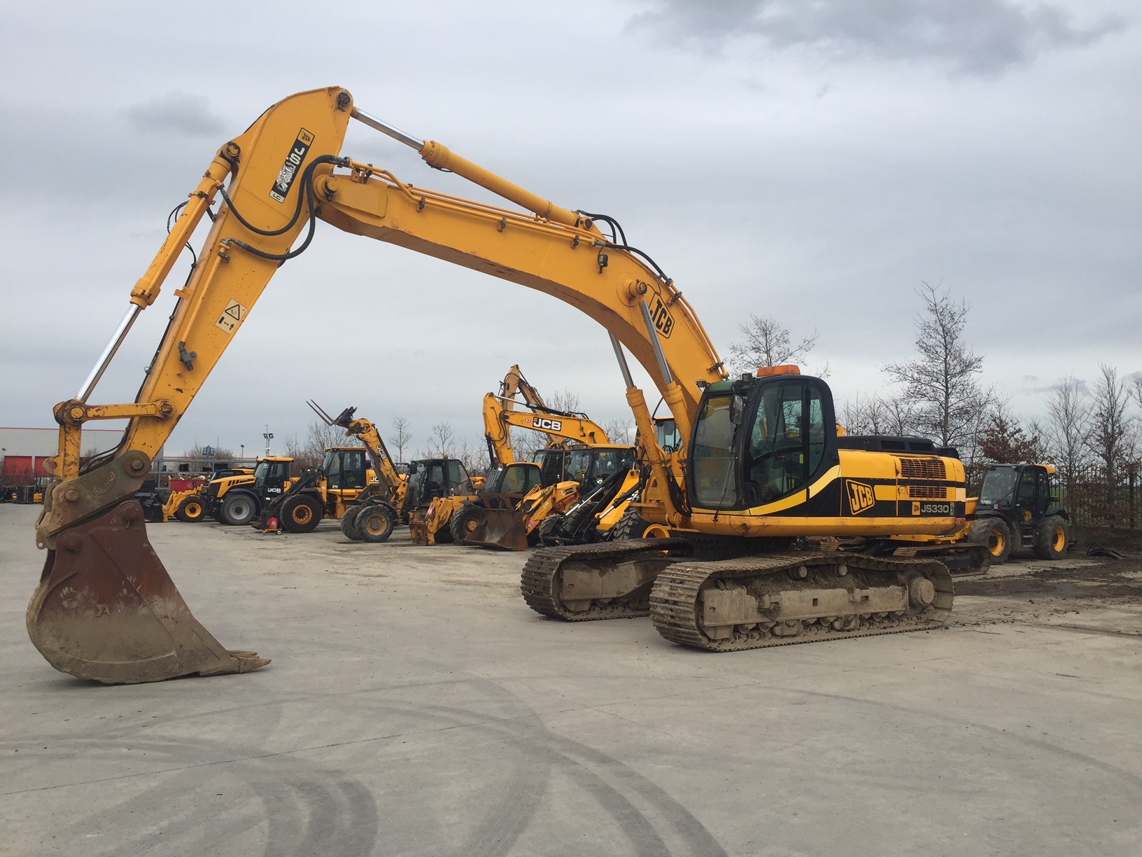 JCB JS330 LC | Omnia Machinery