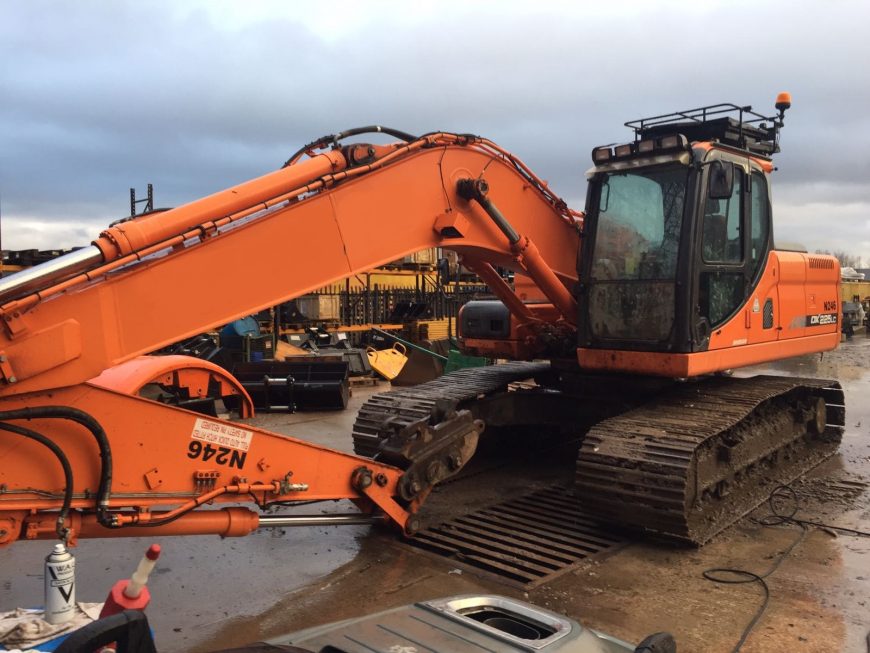 Used Doosan DX225LC Track Excavator For Sale | Omnia Machinery