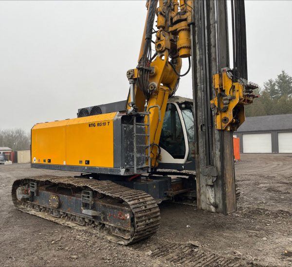 RTG RG19T Vibratory Piling Rig