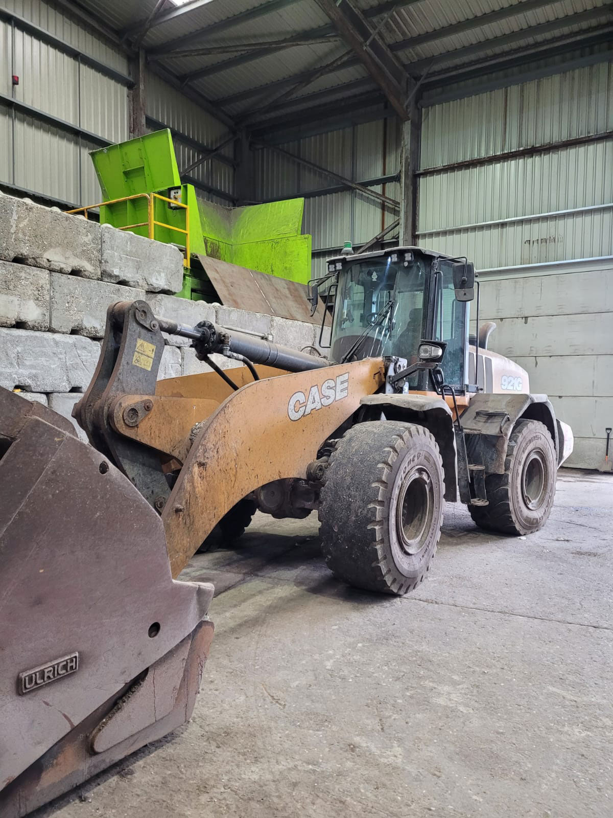 Case 921G Wheel Loader | Omnia Machinery