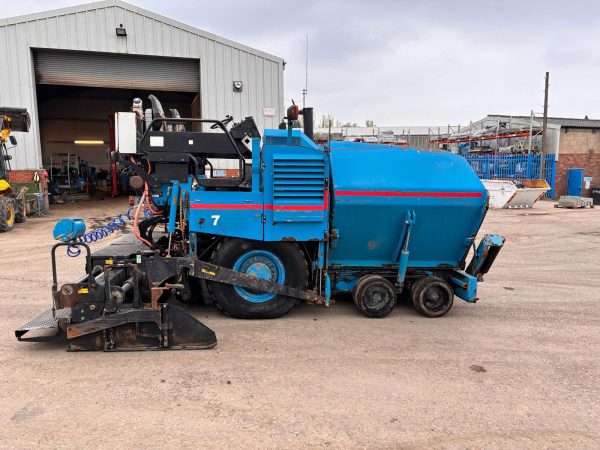 Caterpillar AP300D Paver