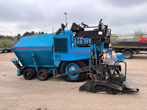 Caterpillar AP300D Paver