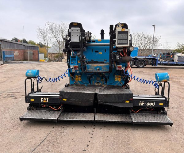 Caterpillar AP300D Paver