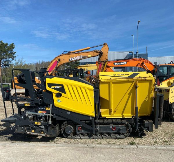 Bomag BF200 C-2 Paver