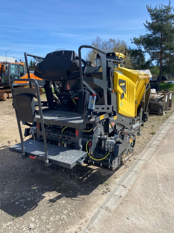 Bomag BF200 C-2 Paver