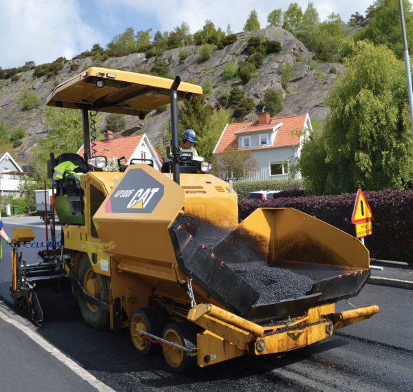 Caterpillar AP300F Paver