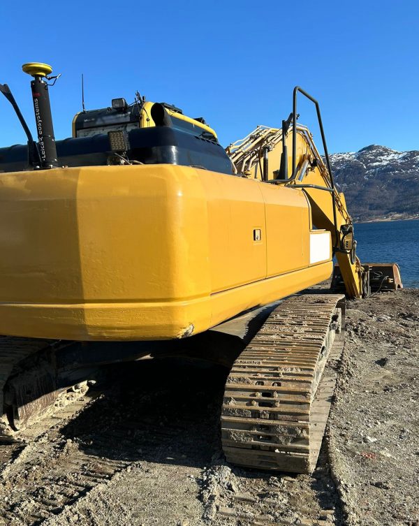 Komatsu PC210 Excavator