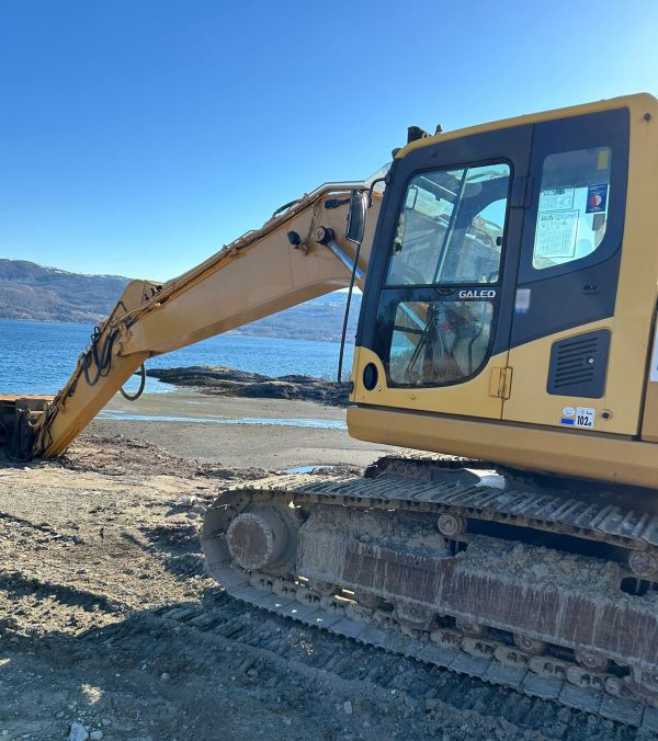 Komatsu PC210 Excavator