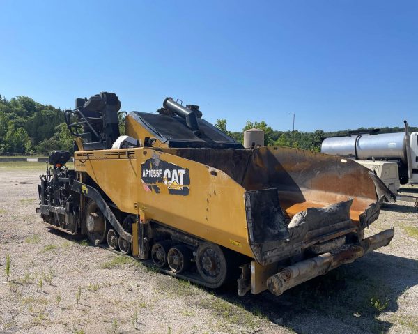 Caterpillar AP1055F Paver