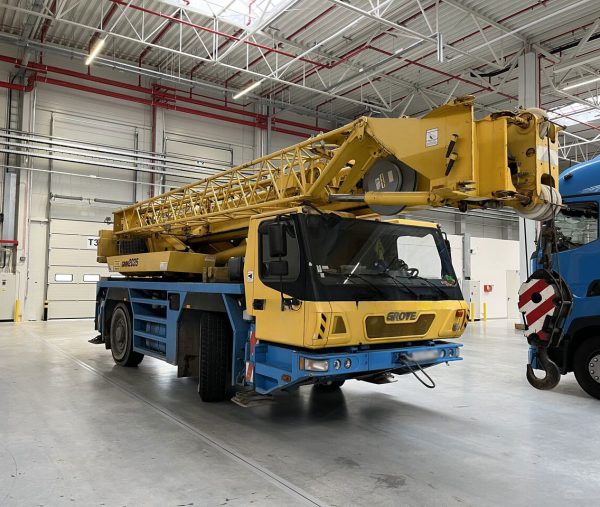 Grove GMK 2035E Mobile Crane