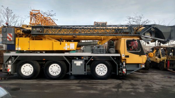 Grove GMK 3055 Mobile Crane