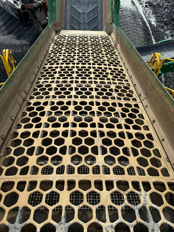 McCloskey R230 Scalping Screen