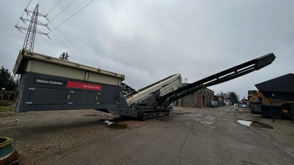 Metso S4.9 Incline Screen