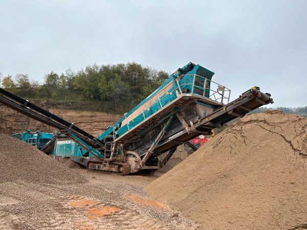 Powerscreen Chieftain 2200 Incline Screen