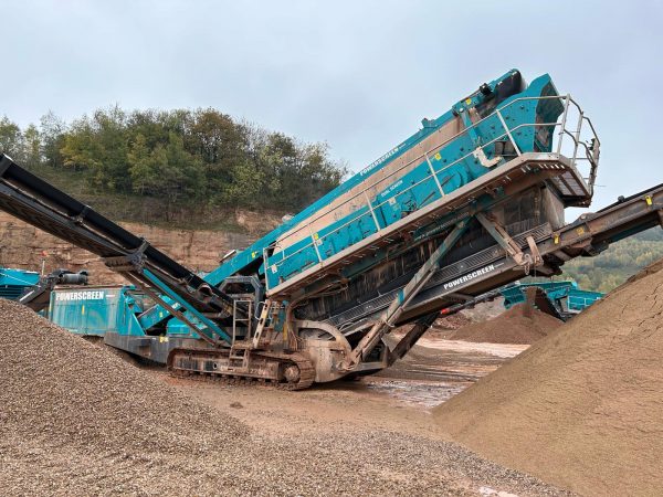 Powerscreen Chieftain 2200 Incline Screen