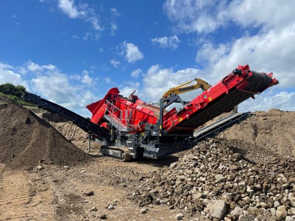 Terex Finlay 883+ Scalping Screen