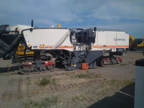 Wirtgen W 250 I Road Planer