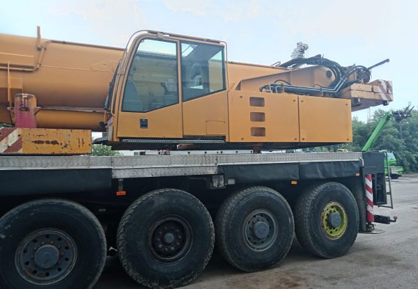 Demag AC 100 Mobile Crane