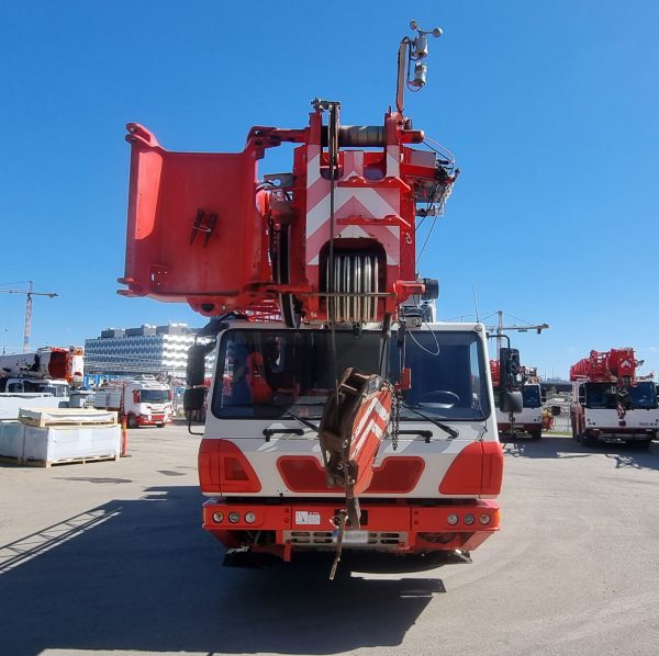 Grove GMK 3055 Mobile Crane