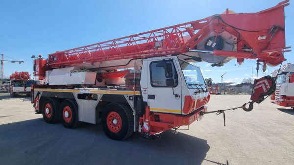 Grove GMK 3055 Mobile Crane