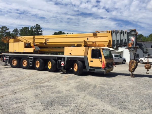 Grove GMK 5210 Mobile Crane