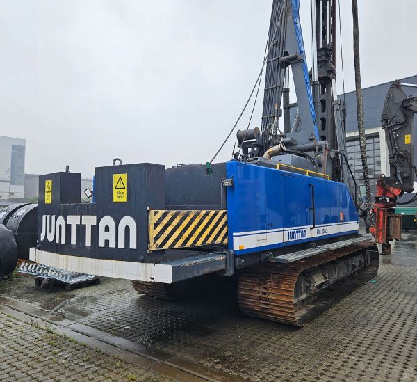 Junttan PM-23LC Hammer Piling Rig