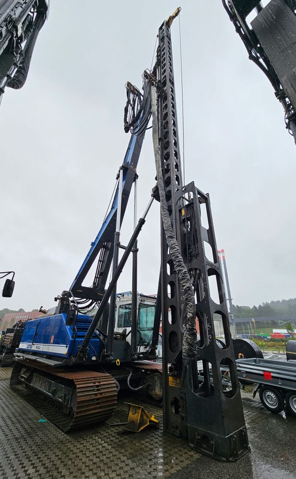 Junttan PM-23LC Hammer Piling Rig