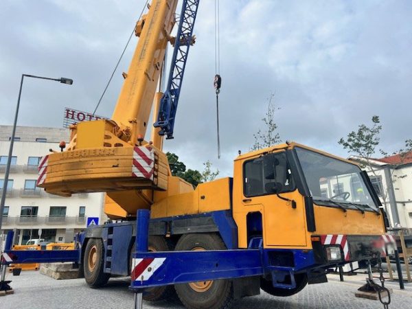 Liebherr LTM 1055-1 Mobile Crane