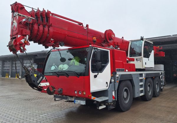 Liebherr LTM 1055-3.2 Mobile Crane