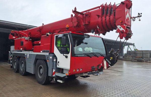 Liebherr LTM 1055-3.2 Mobile Crane