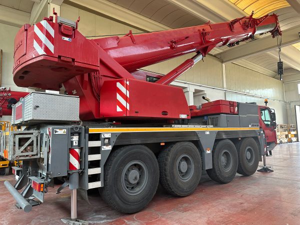 Liebherr LTM 1070-4.2 Mobile Crane