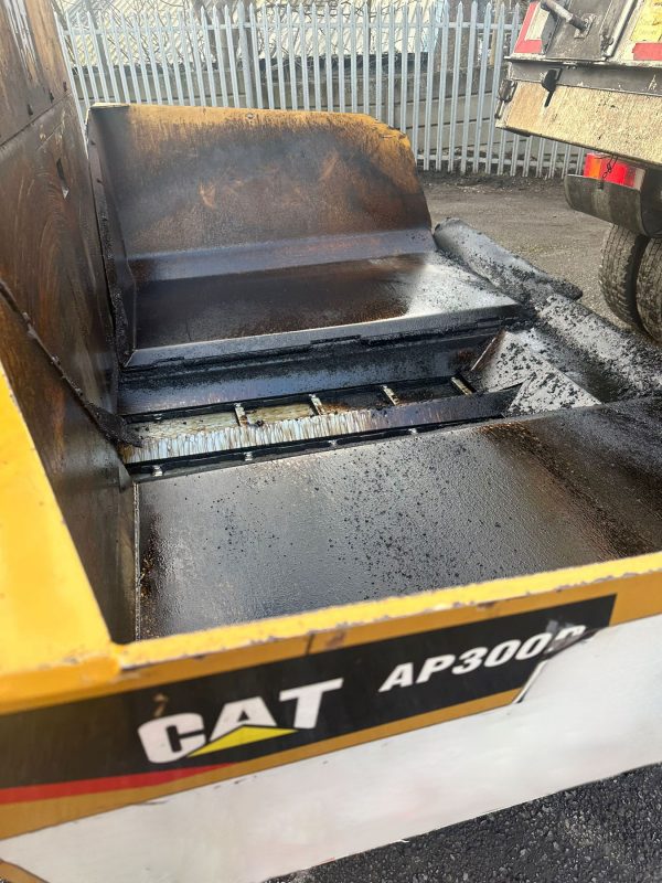 Caterpillar AP300D Paver