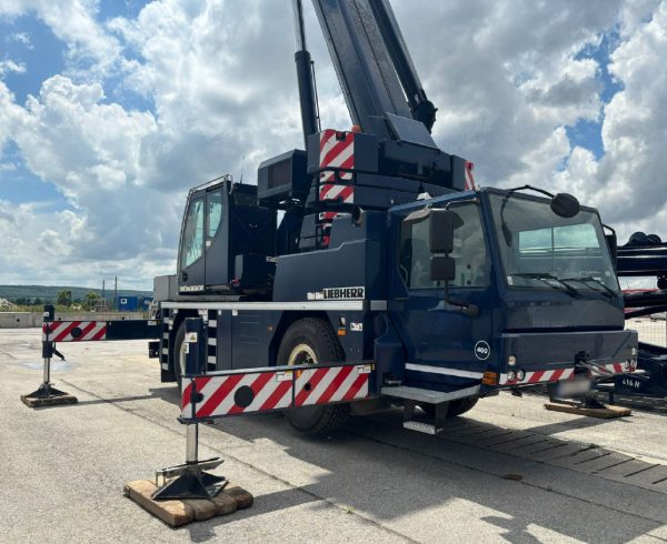 Liebherr LTM 1040-2.1 Mobile Crane