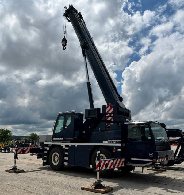 Liebherr LTM 1040-2.1 Mobile Crane