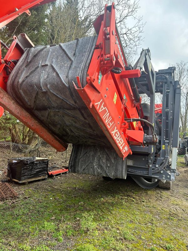 Terex Finlay 883+ Scalping Screen