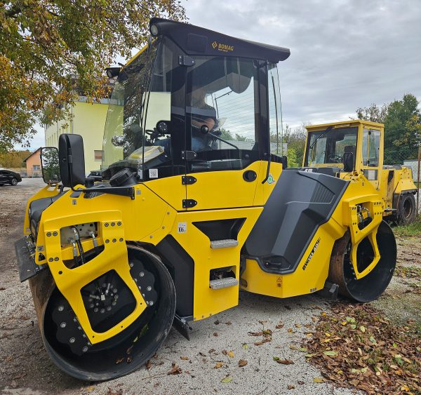 Bomag BW 151 AD-F Roller