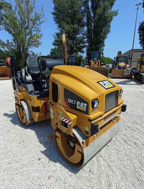 Caterpillar CB2.7 Roller