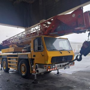 Grove GMK 2035 Mobile Crane