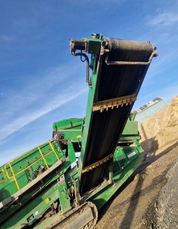 McCloskey R230 Scalping Screen