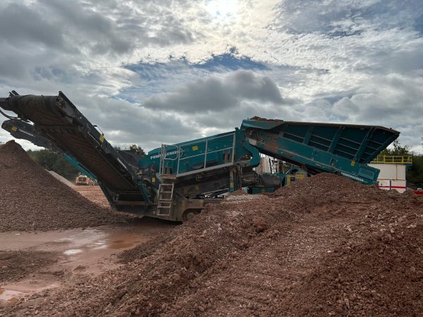 Powerscreen Warrior 1400X Scalping Screen