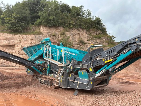 Powerscreen Warrior 1400X Scalping Screen