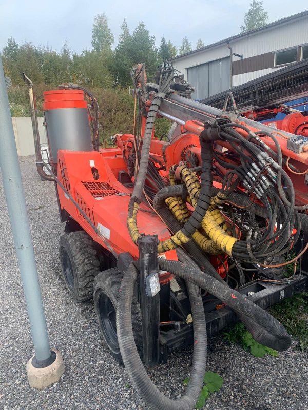 Sandvik DC122R Rock Drill