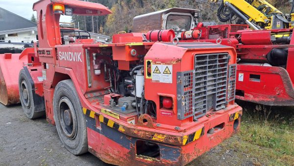 Sandvik LH202 Underground Loader