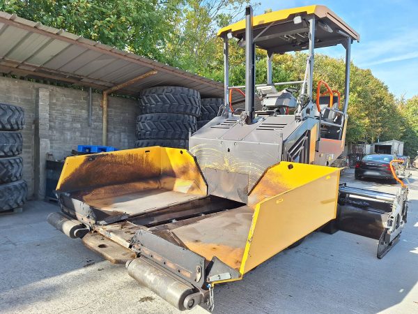 Volvo P2870D Paver