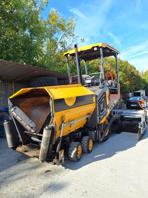 Volvo P2870D Paver