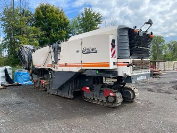 Wirtgen W 220 Cold Planer