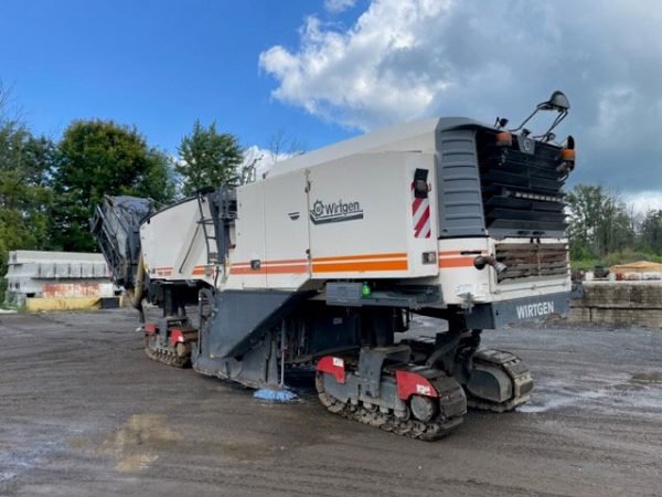 Wirtgen W 220 Cold Planer