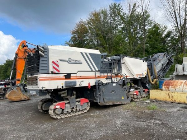 Wirtgen W 220 Cold Planer